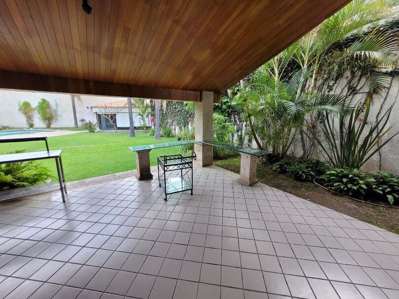 Se vende hermosa casa a precio de terreno en Villa Universitaria