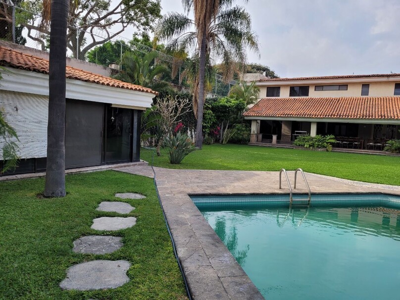 Se vende hermosa casa a precio de terreno en Villa Universitaria