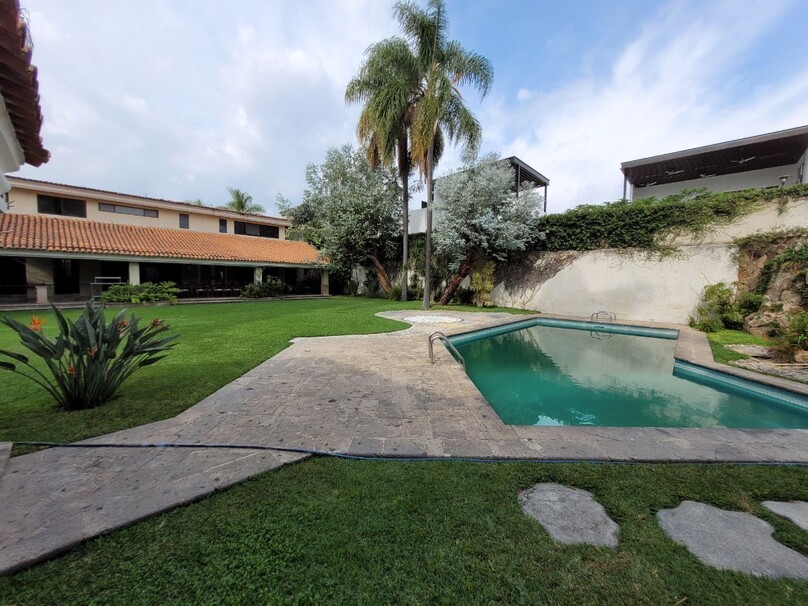 Se vende hermosa casa a precio de terreno en Villa Universitaria