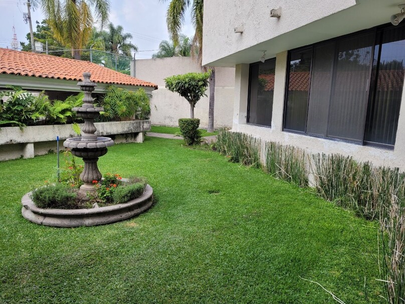 Se vende hermosa casa a precio de terreno en Villa Universitaria
